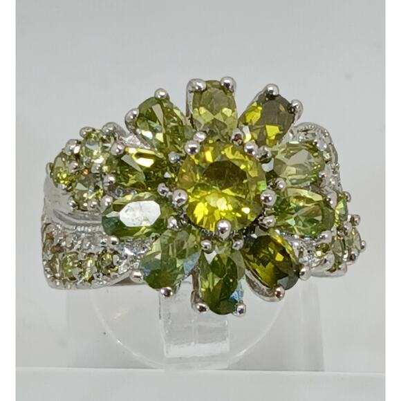 Vintage Ring Size 5.25 Silver Tone White Gold GP Lemon Olivine CZ Floral Cluster - Picture 1 of 10